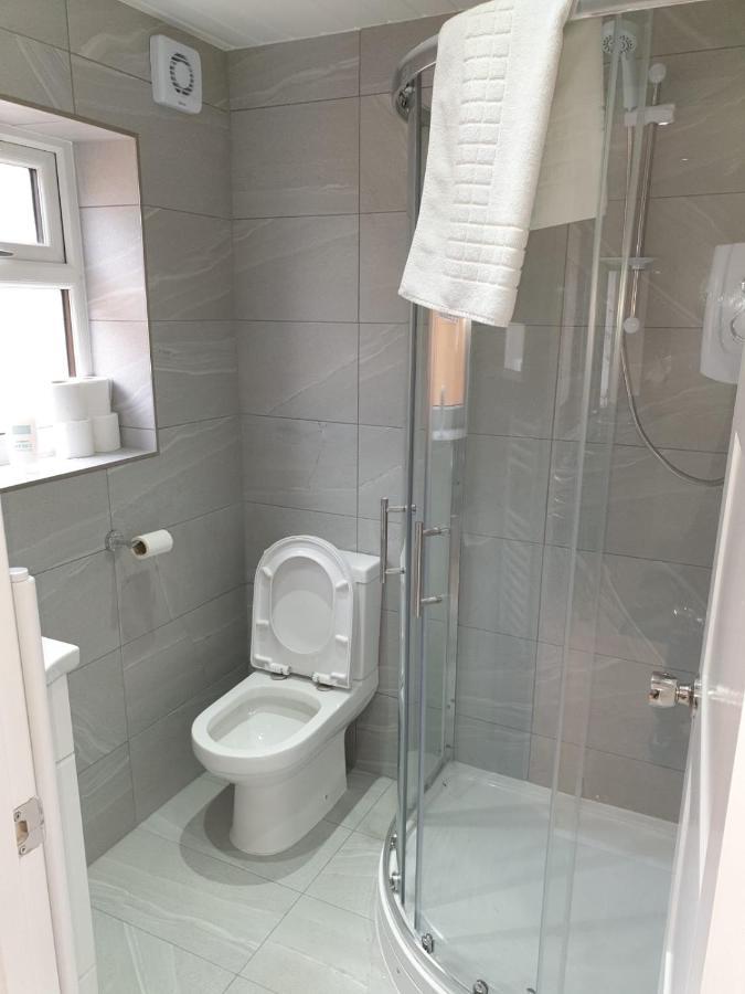 Lovely Central Studio/2Bed - 5Min To Train Station Slough Exterior foto